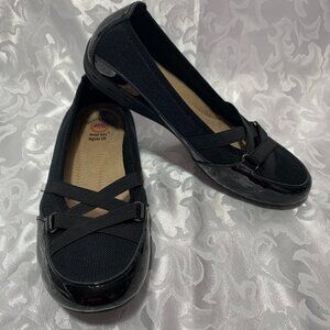 Earth Spirit Women's Black Flats, Size 10 (NEW)